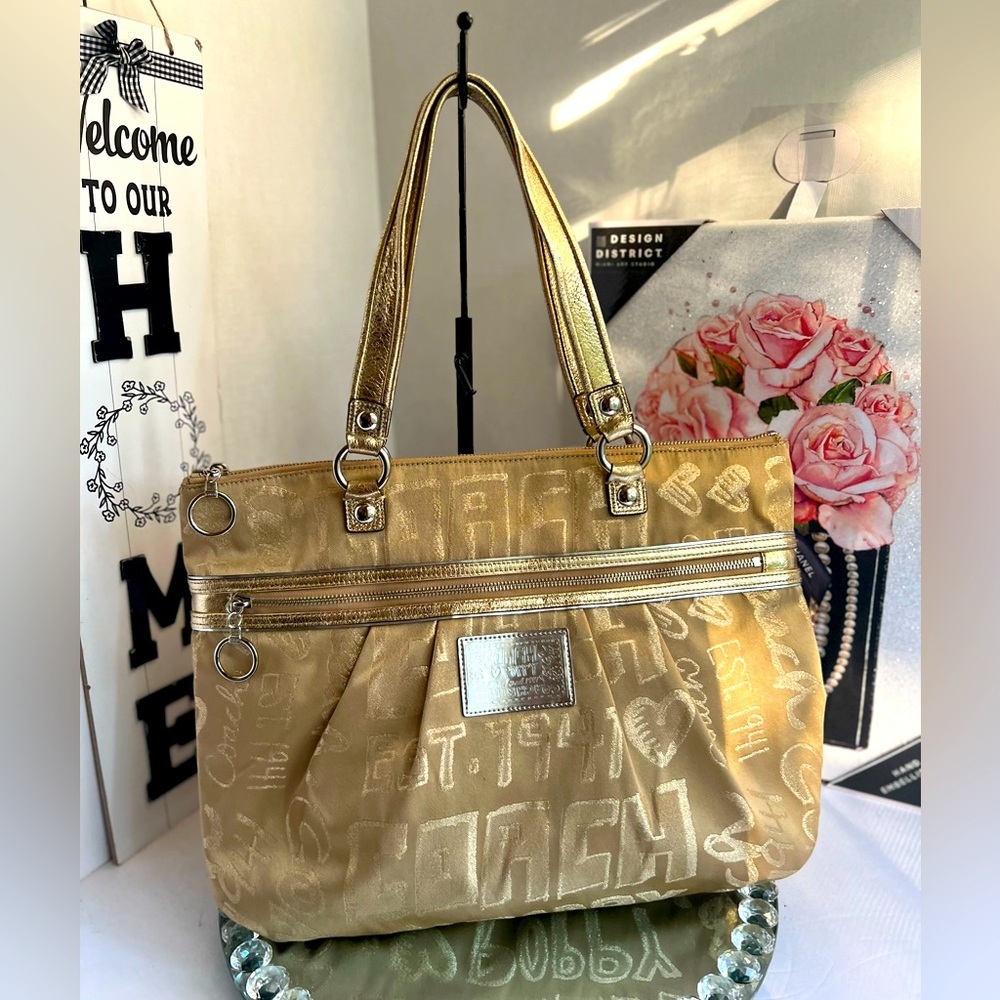 Coach  collectibles Poppy Khaki with Gold accent RARE tote shoulder